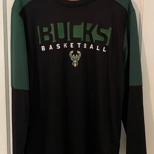 Milwaukee Bucks Men’s Large Long-sleeve T-shirt